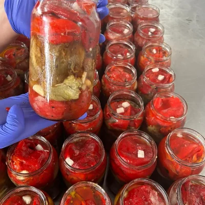 1 Lt Karışık Gömme Konservesi (Közlenmiş Kapya Biber-Patlıcan-Domates)
